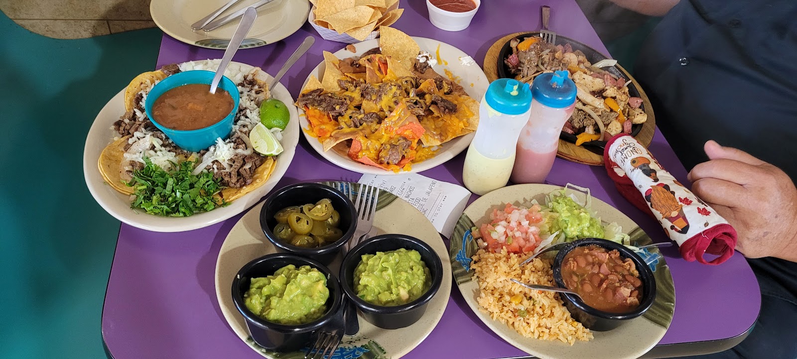 Viva Zapata Mexican Restaurant dining area